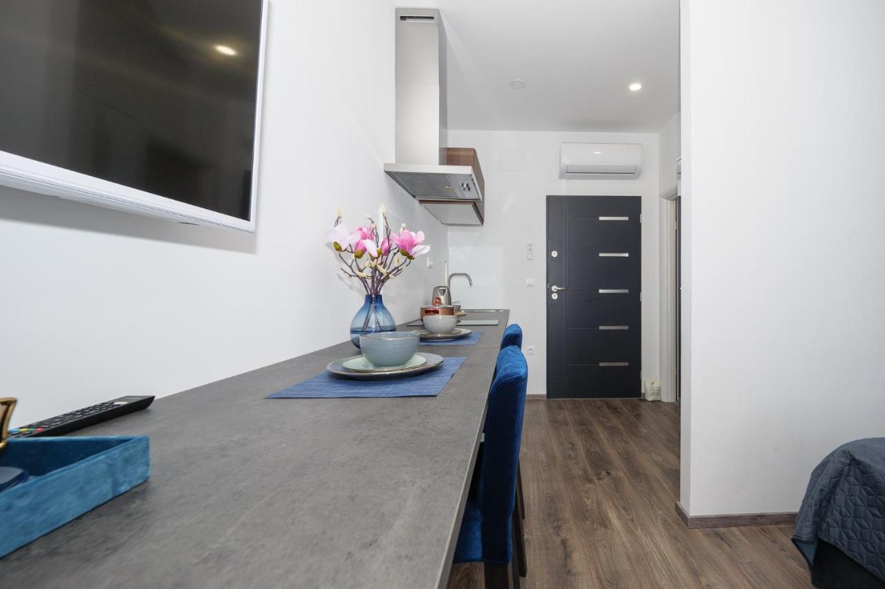Apartment Arena Delight