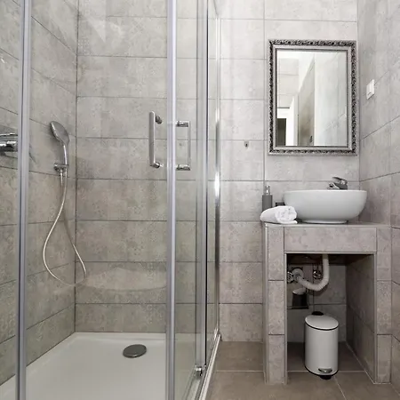 Arena Delight Studio Apartments Pula Exterior photo