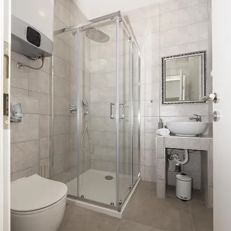 Arena Delight Studio Apartments Pula Exterior photo